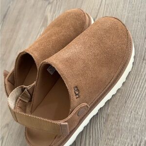 UGG womens Chestnut Suede Slip-On Clog